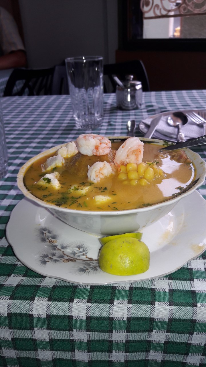caldo de bola y camarón